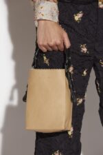 Dsquared2 Iconic BLACK/BEIGE Bread Bag - Image 5