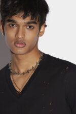 Dsquared2 Iconic Click Leaf Box V-Neck T-Shirt - Image 3