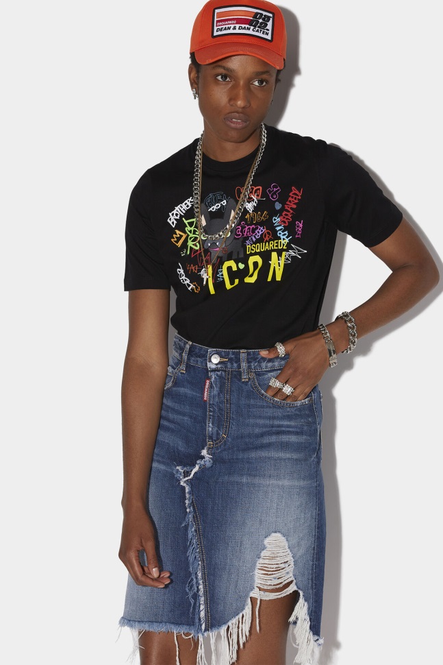 dsquared2_iconic_icon_spray_sweatshirt_d2_black.jpg Dsquared2 Iconic Icon Spray Sweatshirt D2 BLACK - Image 1