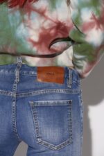 Dsquared2 Iconic Medium Proper Wash Jennifer Jeans - Image 3