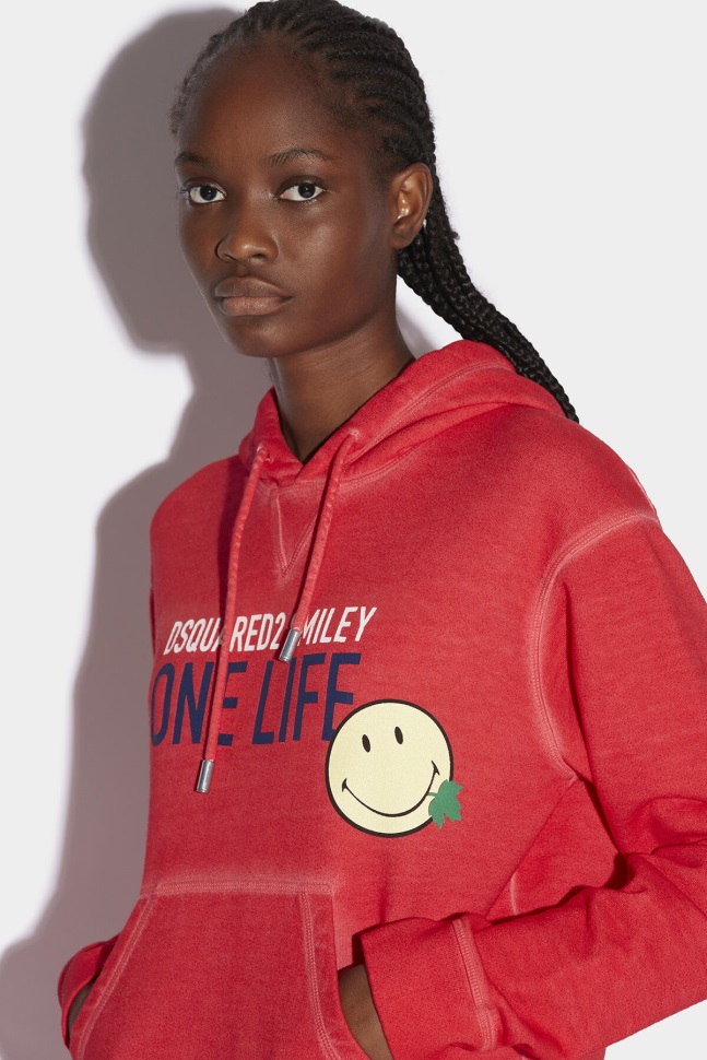 Dsquared2 Iconic Smiley Organic Cotton Cool Fit Sweatshirt RED D2 - Image 3